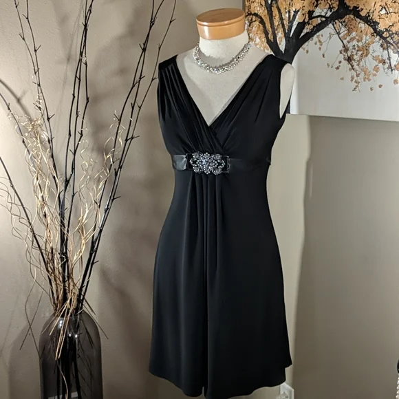 scarlett nite black dress Scarlett Nite Black One Shoulder Missy Dress main image 0